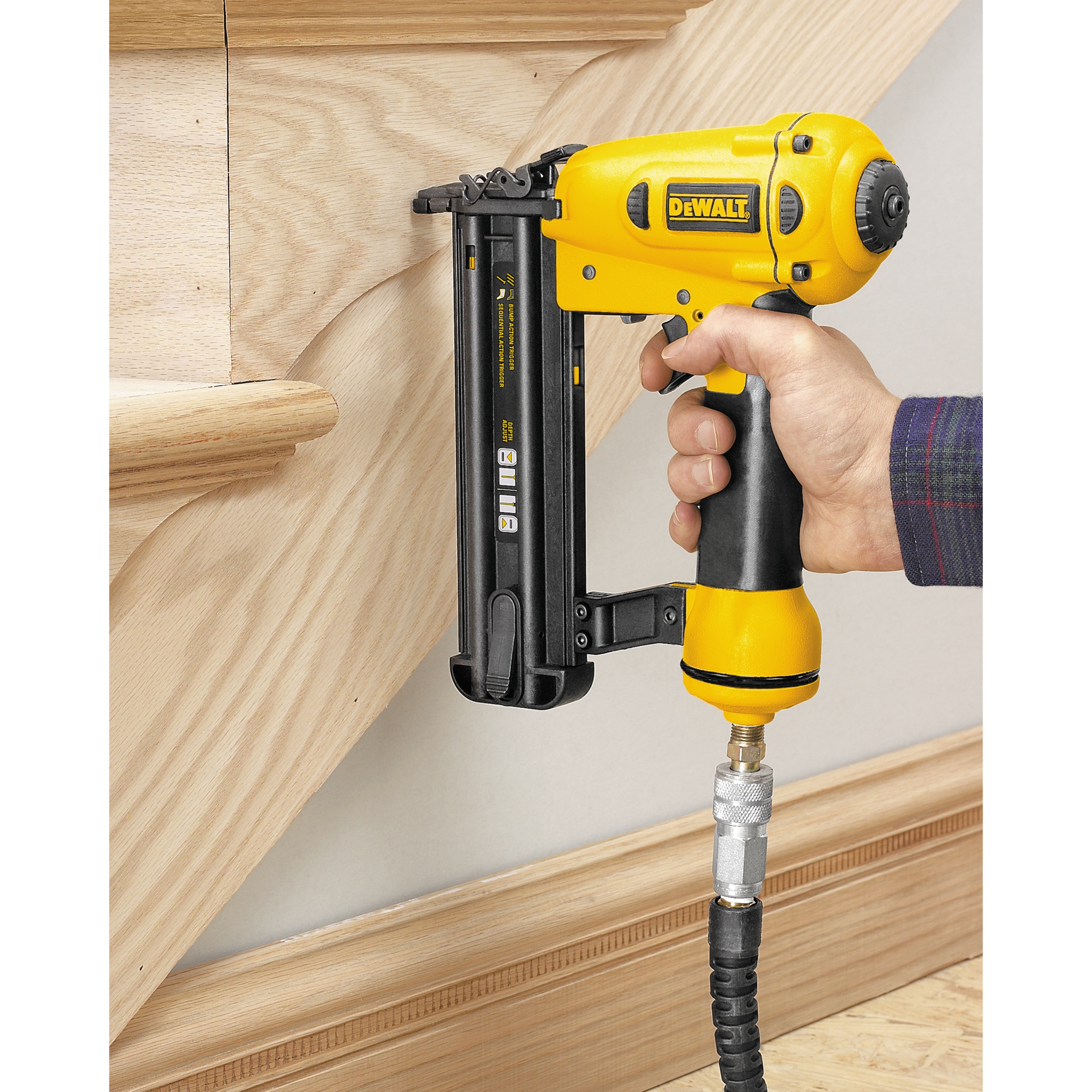18 Gauge 2" Brad Nailer Kit D51238K DEWALT