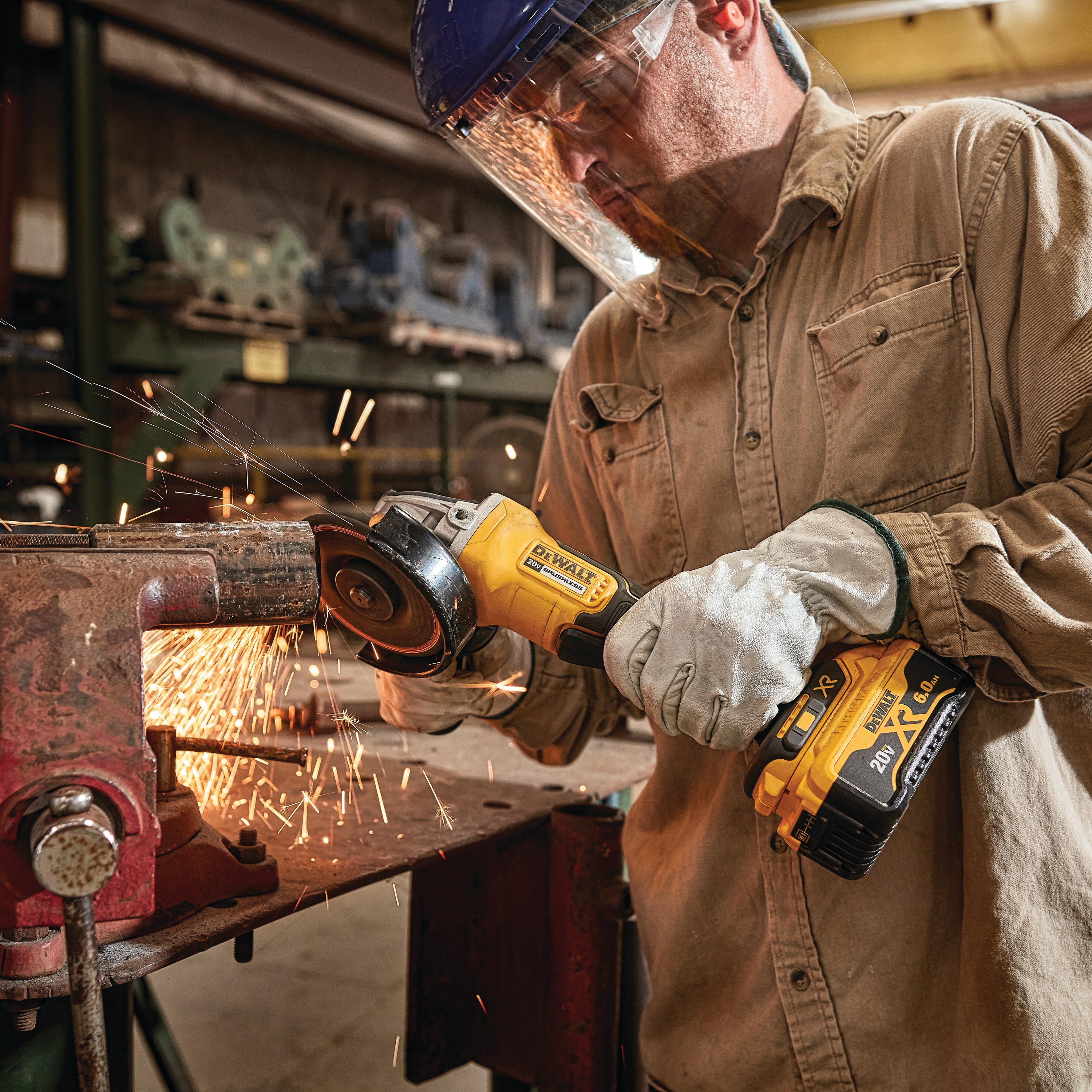 4.5 in. 20V MAX* XR® Paddle Switch Small Angle Grinder Kit with