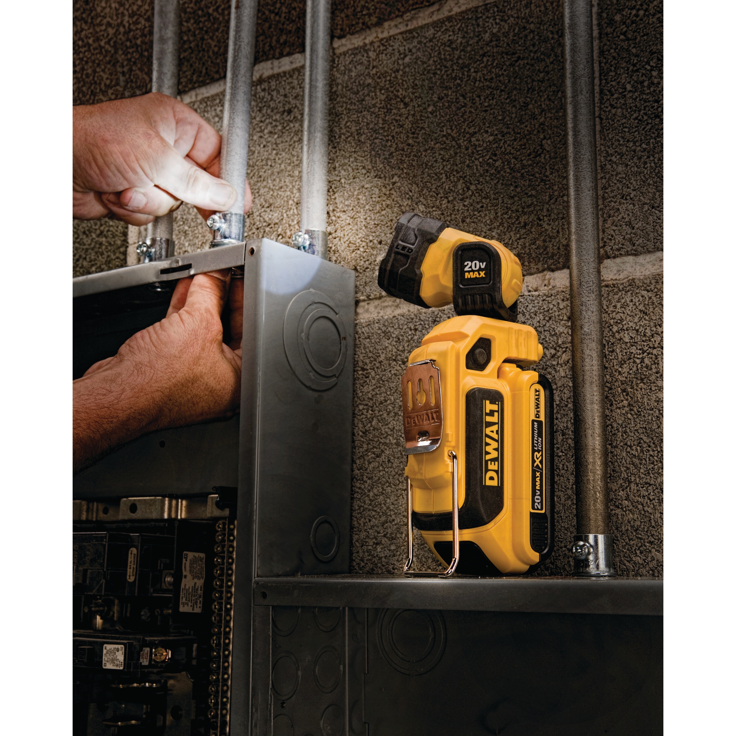 20V MAX* LED Hand Held Worklight DCL044 DEWALT