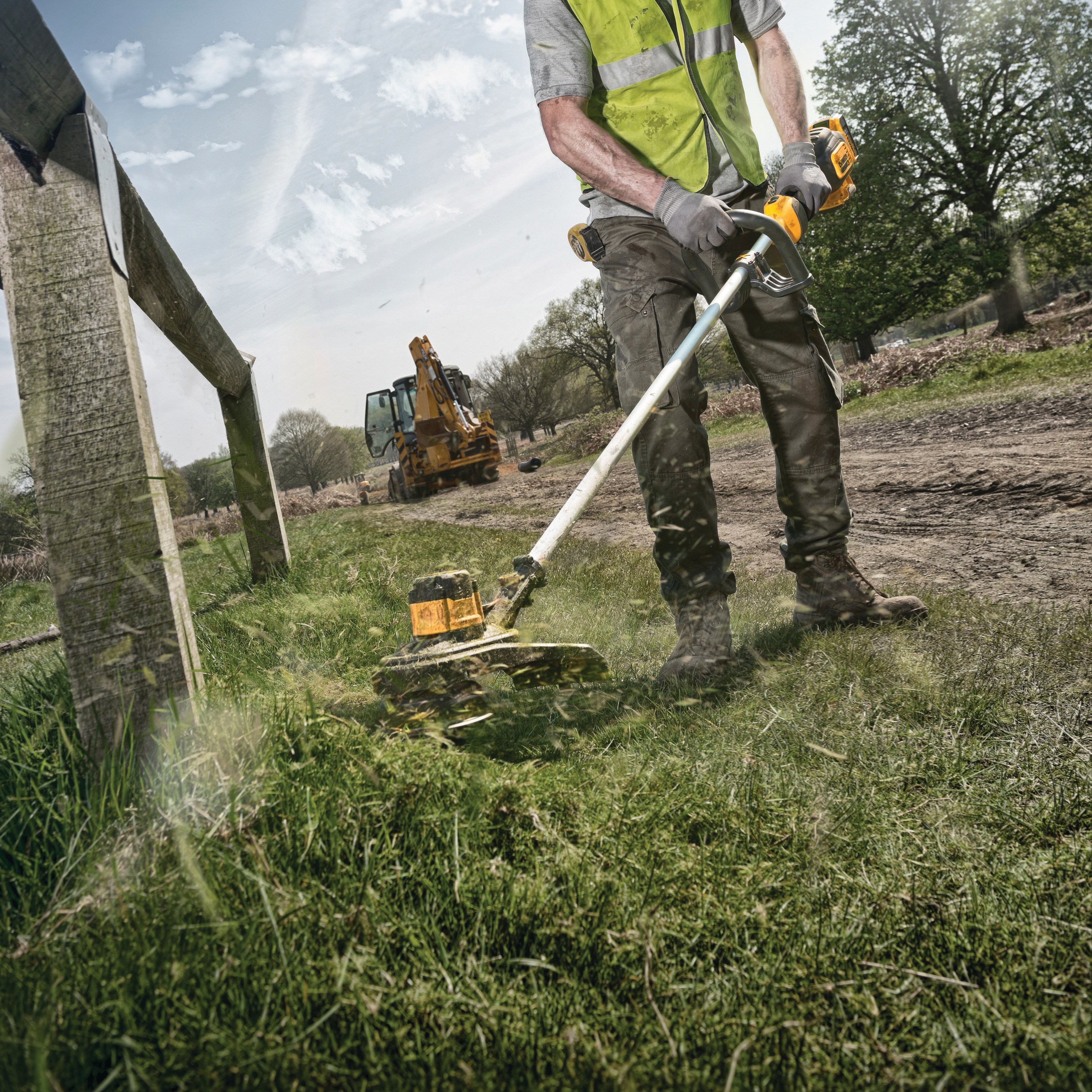 dewalt 20v brushless string trimmer