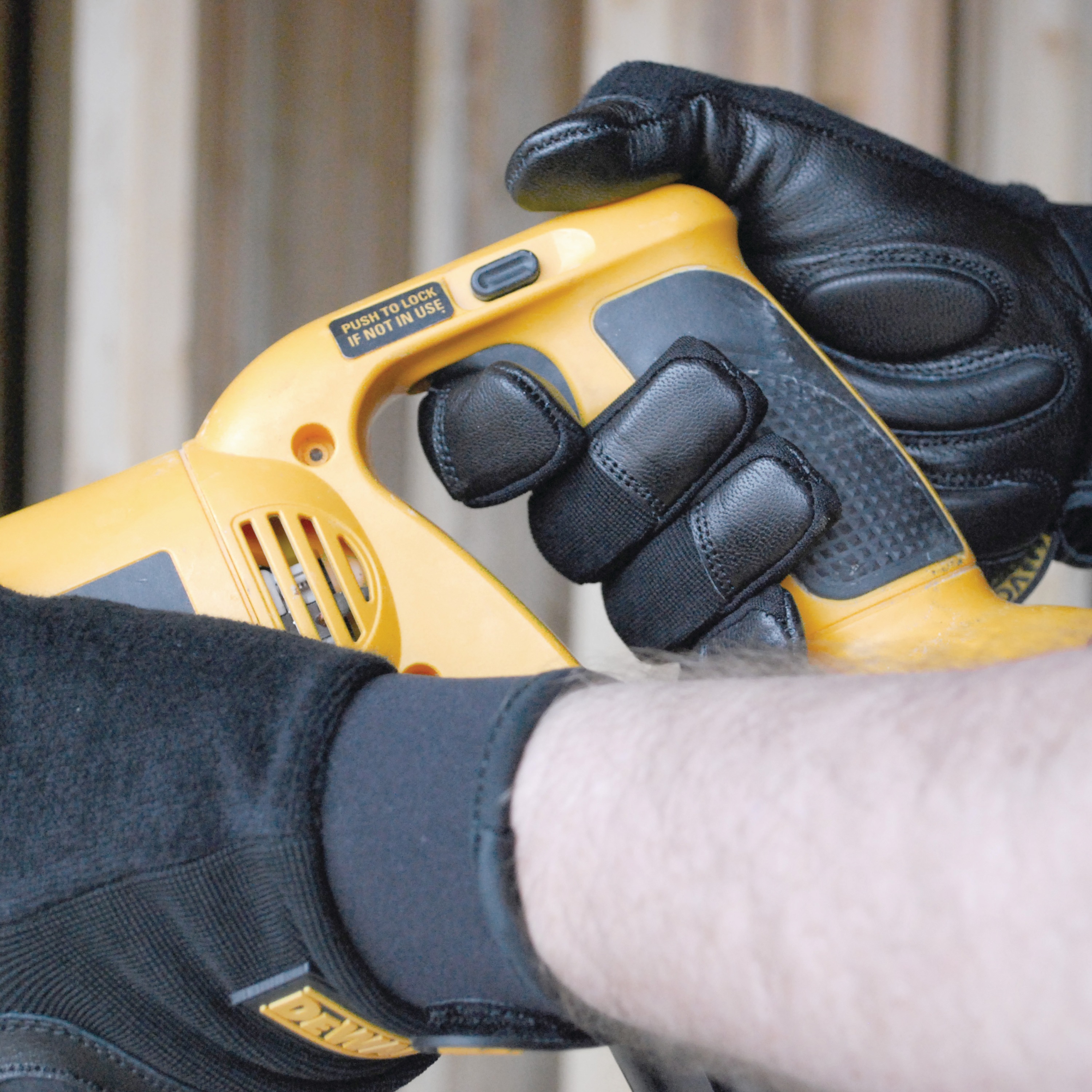 Vibration Reducing Premium Padded Performance Glove DPG250 DEWALT
