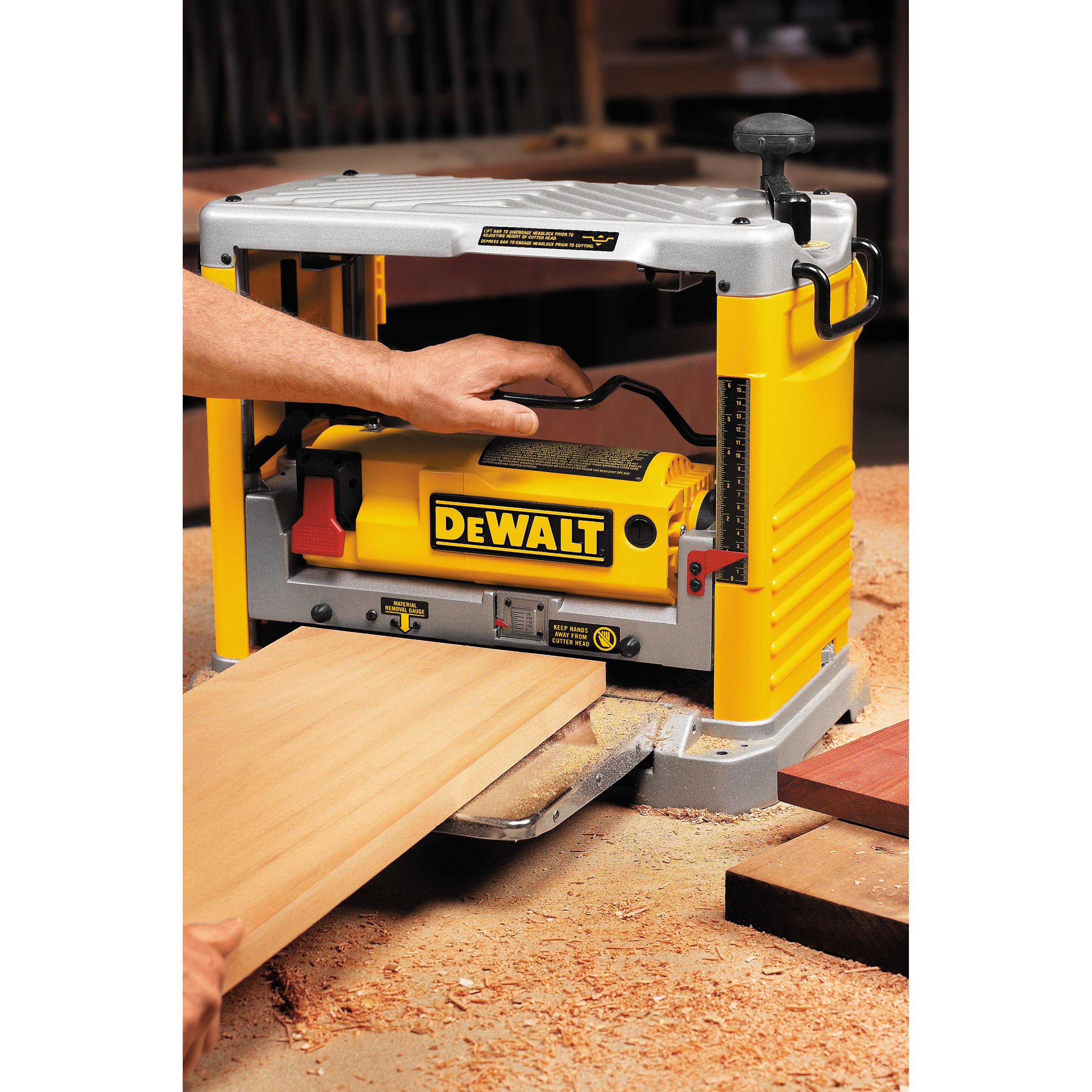 121/2" Thickness Planer with Three Knife CutterHead DW734 DEWALT