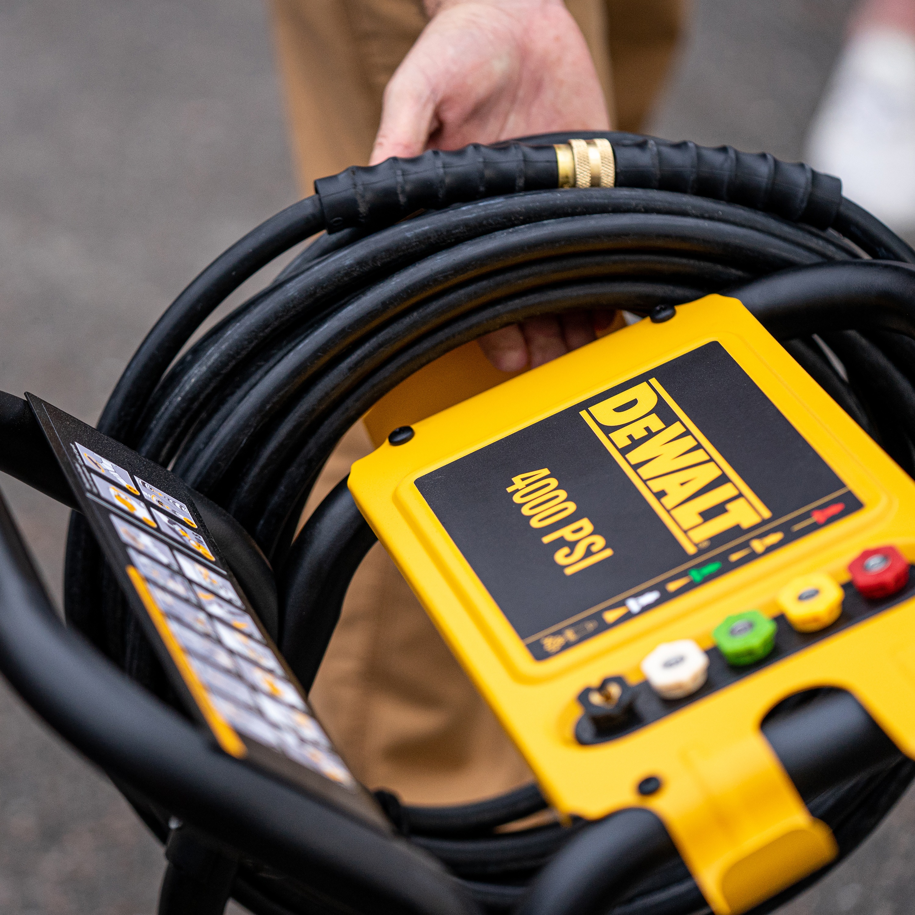 DEWALT - 4000 PSI at 35 GPM Cold Water Gas Pressure Washer Powered by Honda with Triplex Pump - DXPW4035
