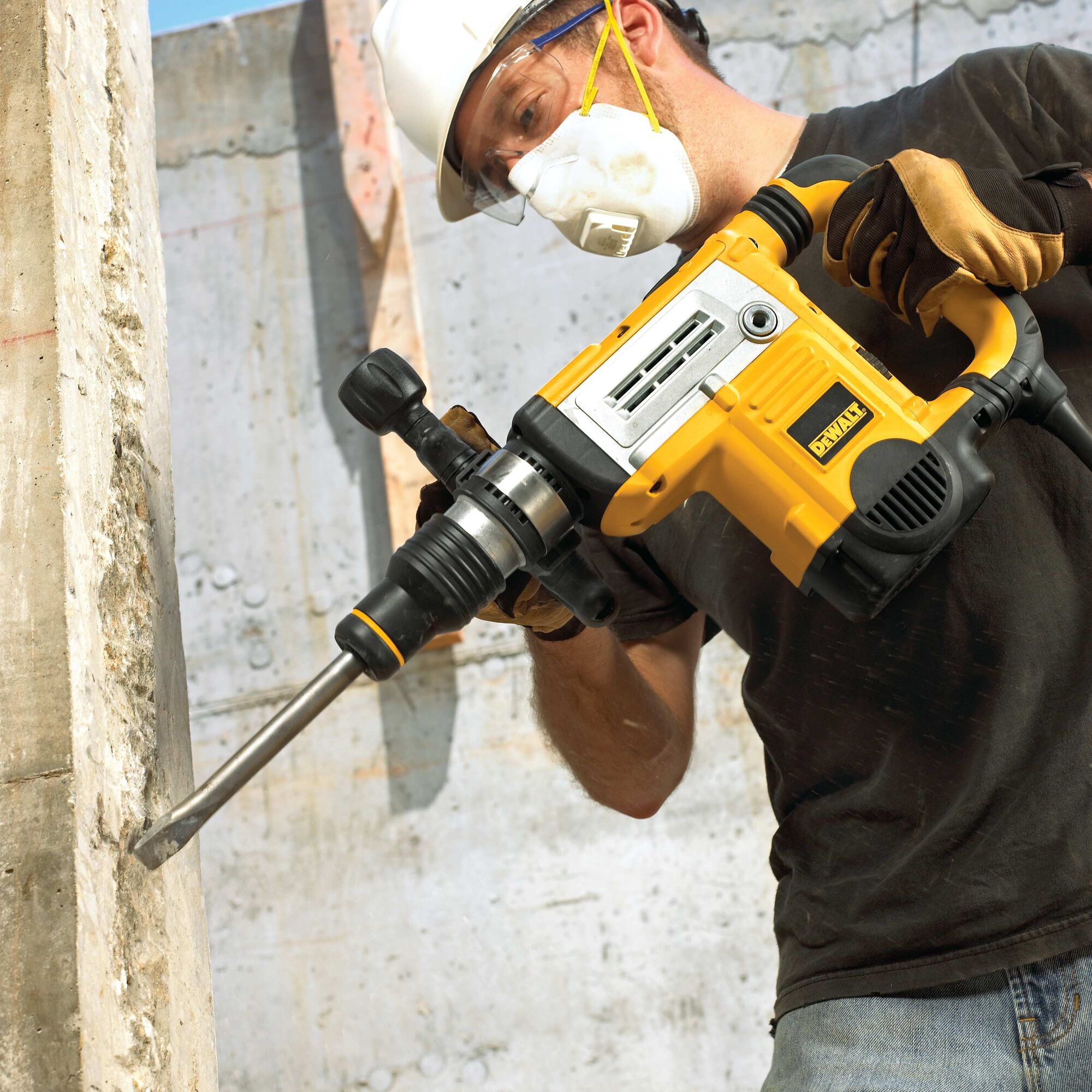 22 lb. SDS MAX Demolition Hammer | DEWALT