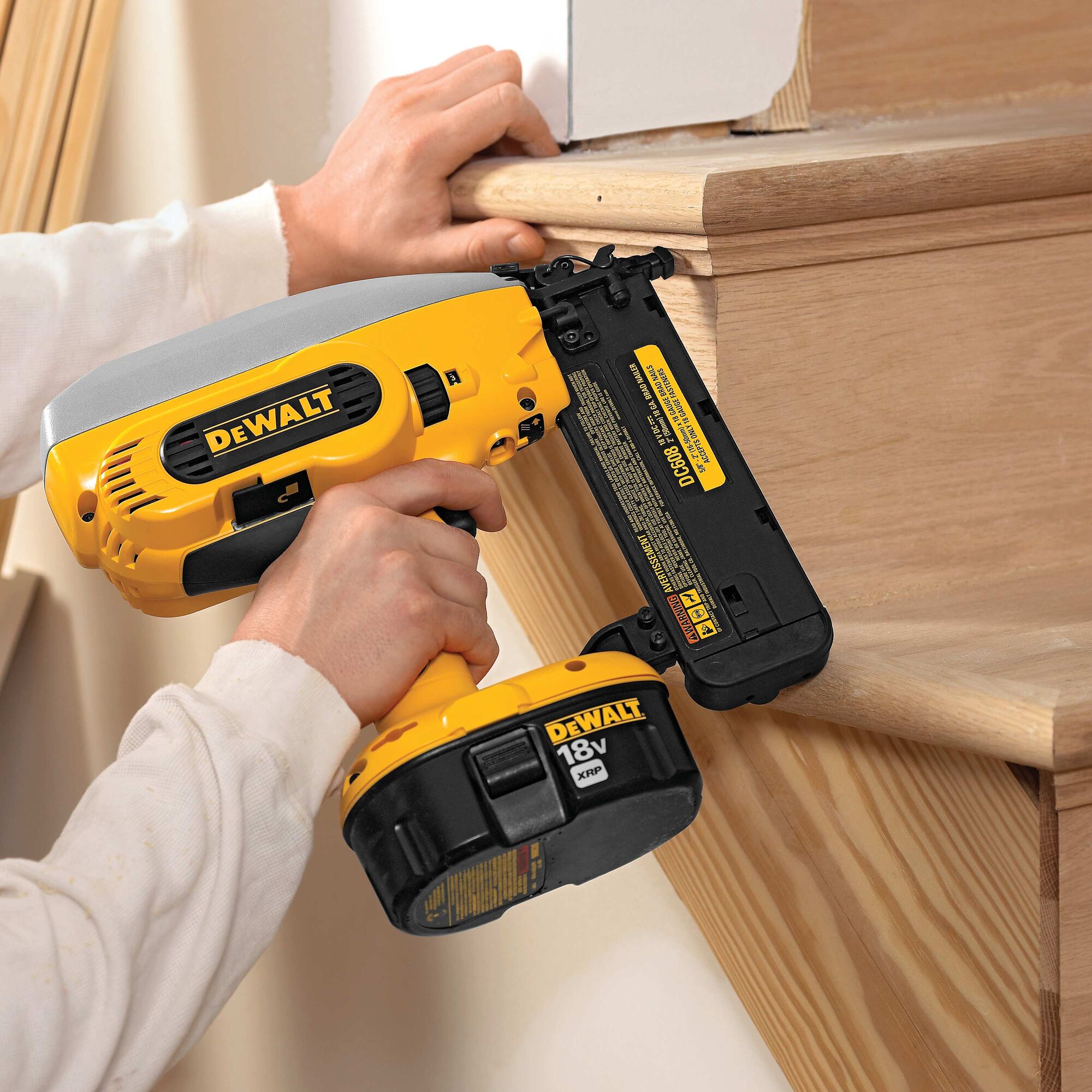 DEWALT 20V MAX XR Lithium-Ion 18-Gauge Nailer, (1) 3.0Ah Battery, and  Charger DCN680BW230C - The Home Depot