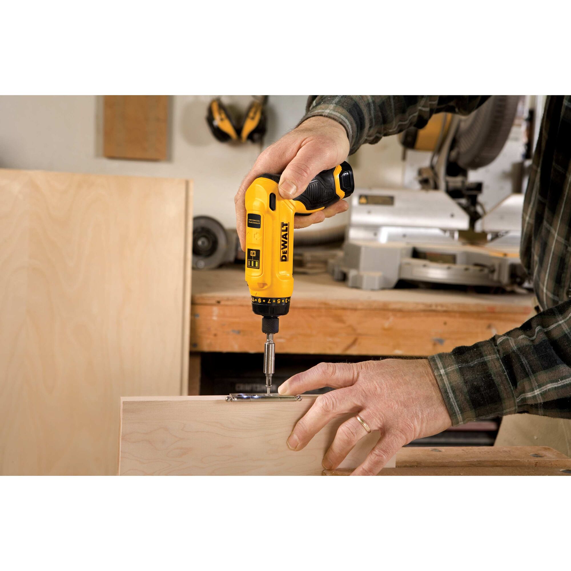 8V MAX* Gyroscopic Screwdriver 1 Battery Kit | DEWALT
