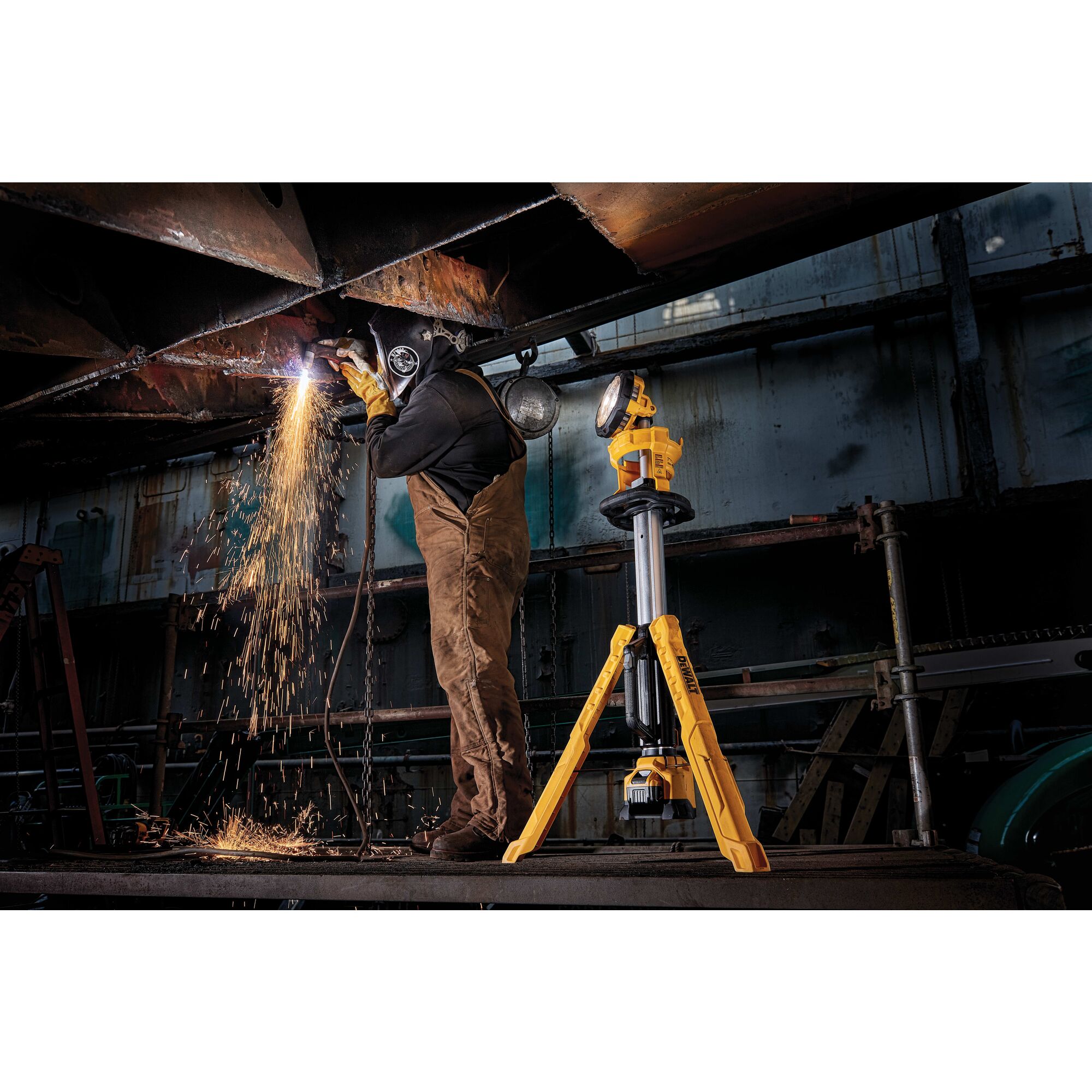 超高品質で人気の DEWALT 20V (DCL079B) Bare Light Tripod Cordless MAX その他道具、工具