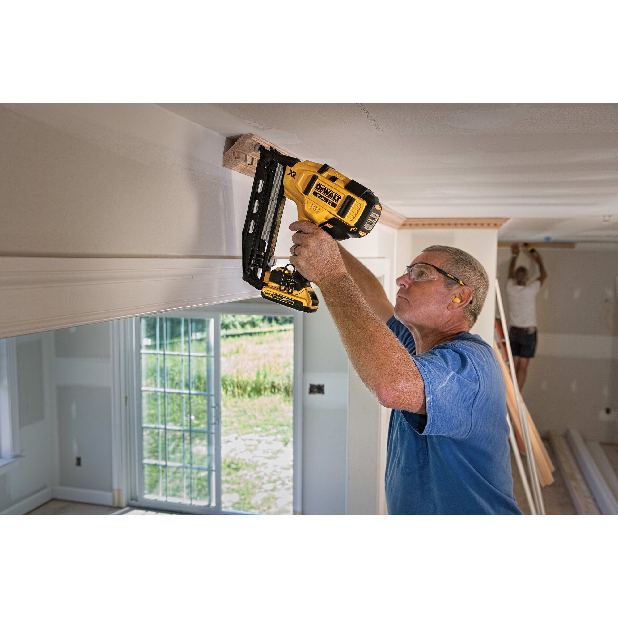 18V XR Brushless 18 Gauge Second Fix Nailer - 2 X 2Ah | DEWALT