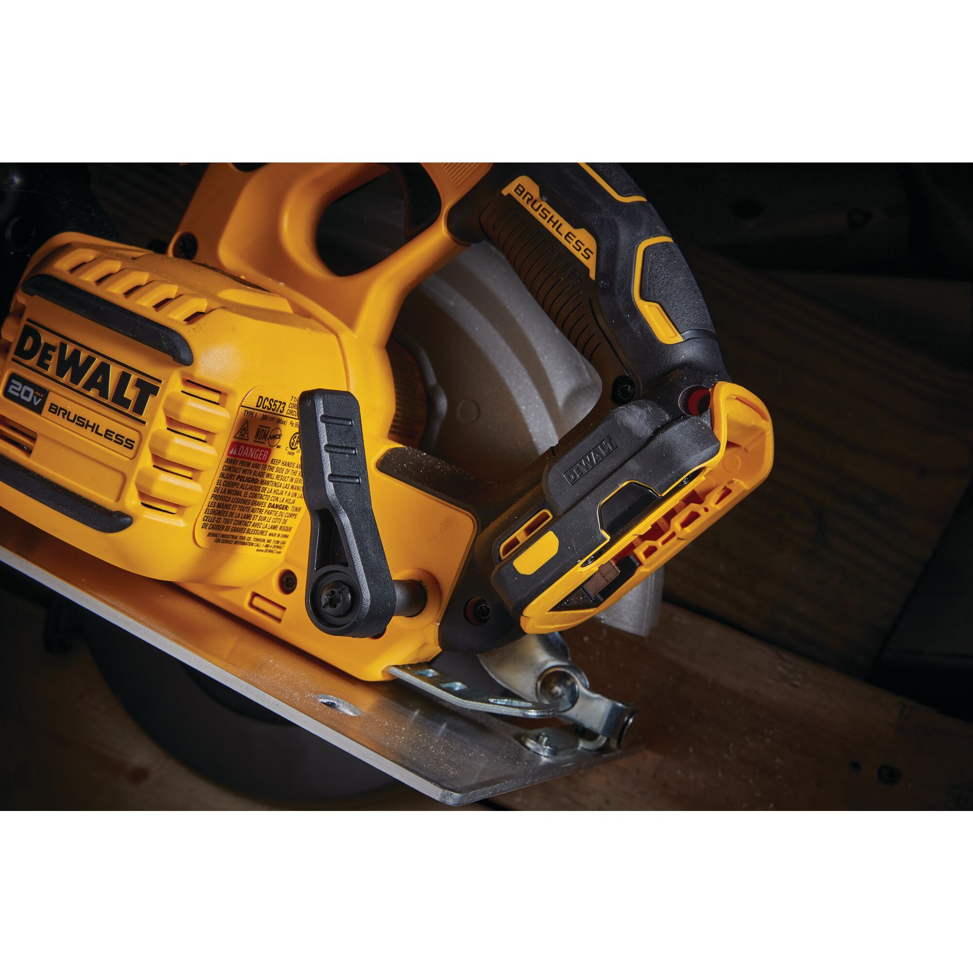 DEWALT DEWALT 20V MAX 丸ノコ, Cordless, 7-1/4 inch, Battery and Charger  Included (DCS570H1) 電動工具