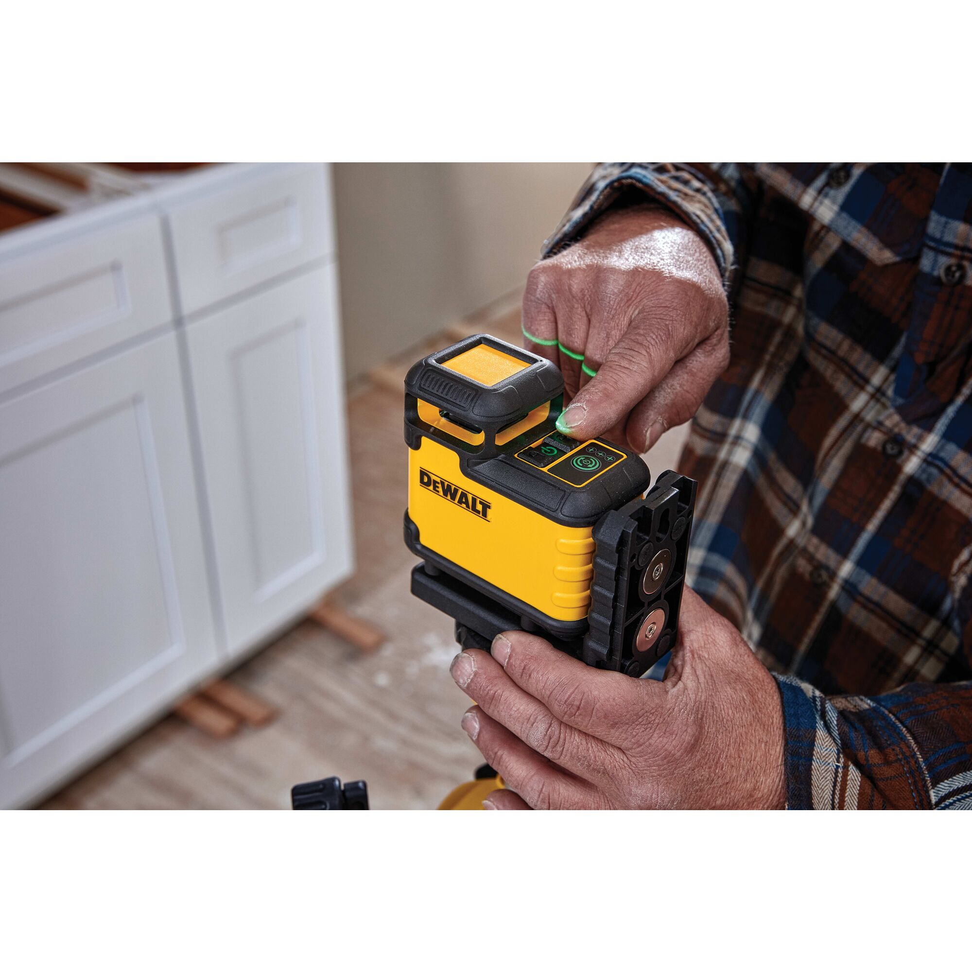 Dewalt laser level green beam deals