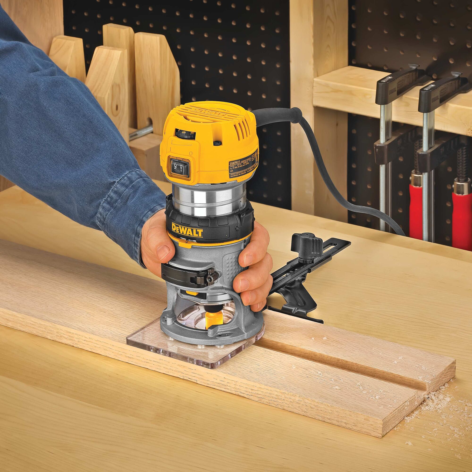 1-1/4 HP Max Torque Variable Speed Compact Router | DEWALT