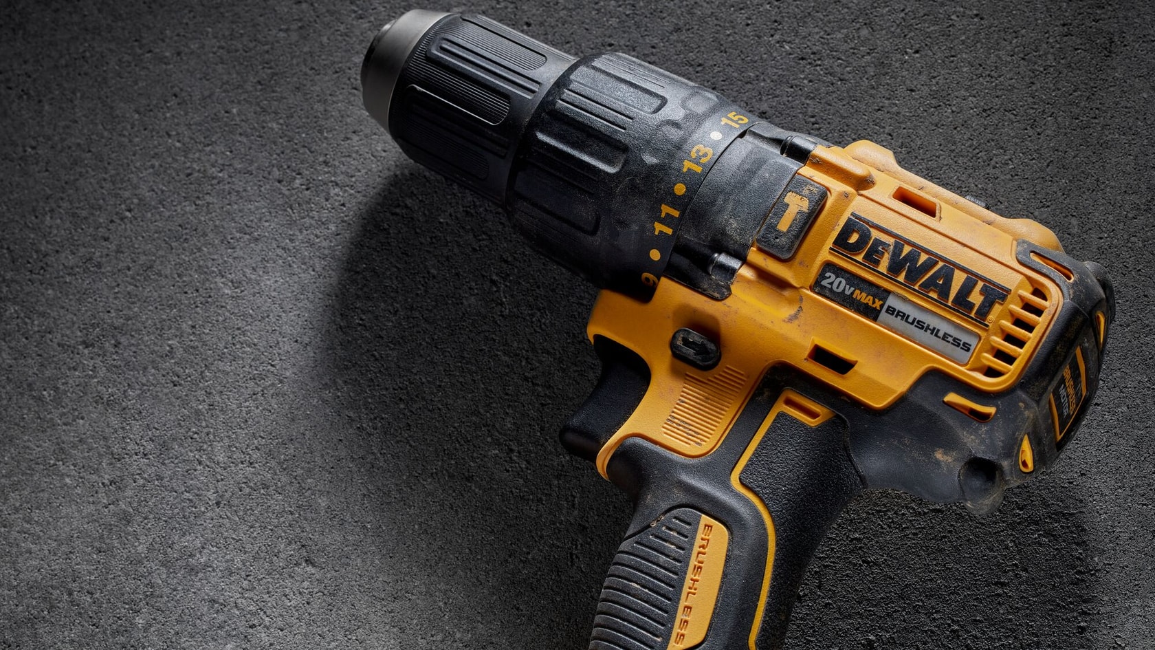 15 clutch settings feature of brushless compact cordless hammer drill driver